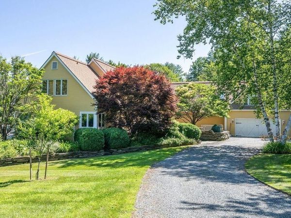 134 Chester Arthur Road, Hartford, VT 05059