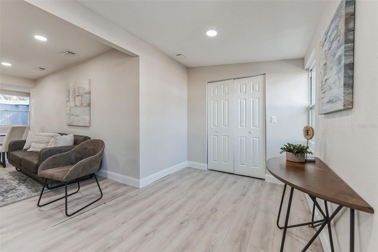 3458 Queensboro Avenue S, Saint Petersburg, FL 33711 Photo