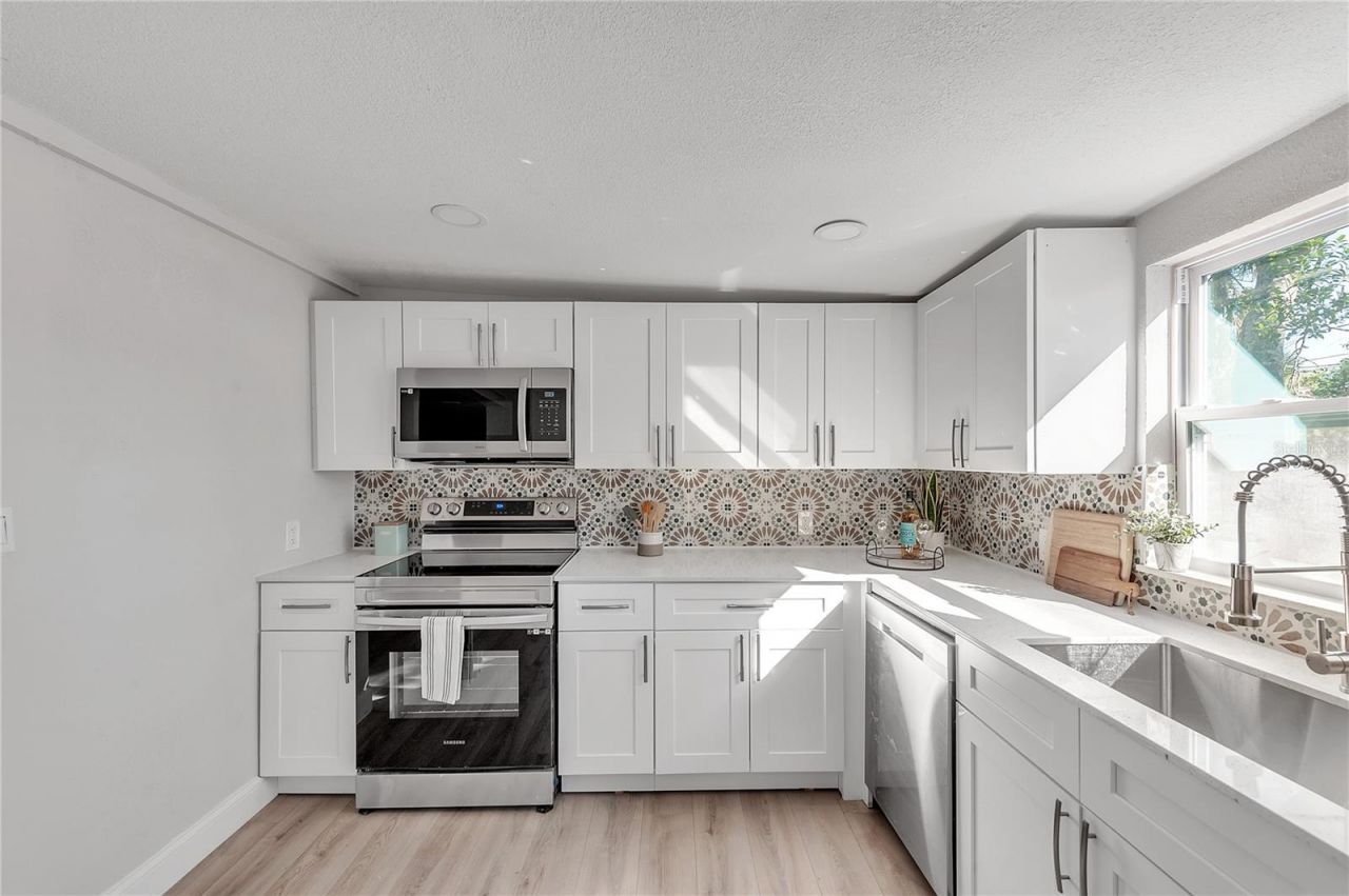 3458 Queensboro Avenue S, Saint Petersburg, FL 33711 Photo