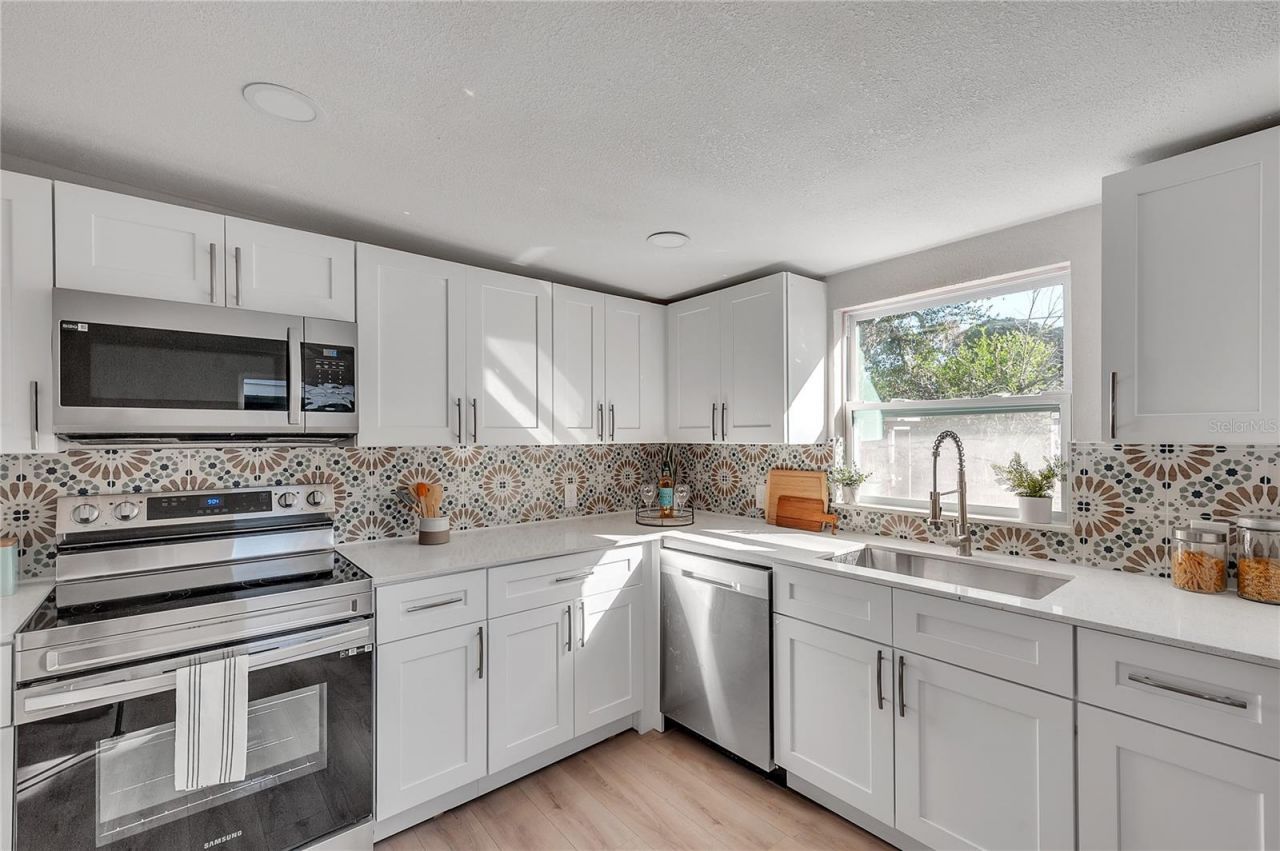 3458 Queensboro Avenue S, Saint Petersburg, FL 33711 Photo