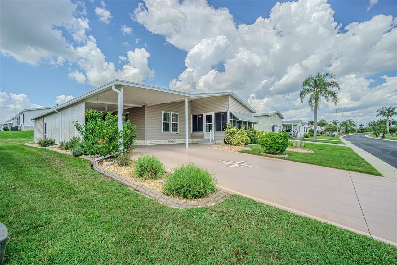 37525 Lilly Bea Avenue, Zephyrhills, FL 33541 Main Photo