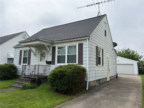 453 Kenyon Avenue, Elyria, OH 44035