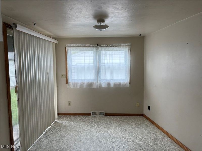 453 Kenyon Avenue, Elyria, OH 44035 Photo 4