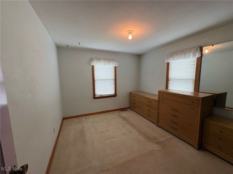 453 Kenyon Avenue, Elyria, OH 44035 Photo 9