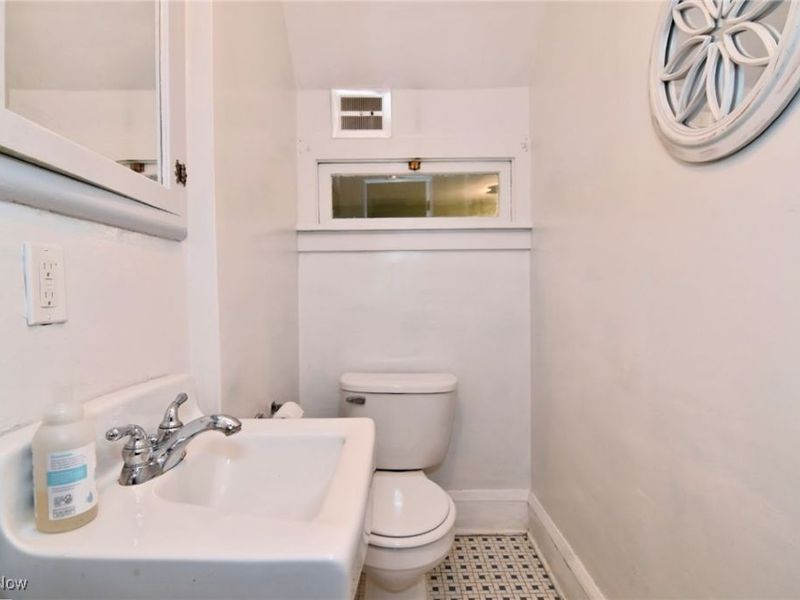 17930 Rosecliff Road, Cleveland, OH 44119 Photo 24