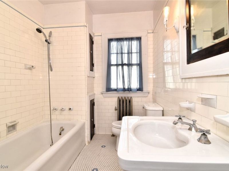 17930 Rosecliff Road, Cleveland, OH 44119 Photo 31