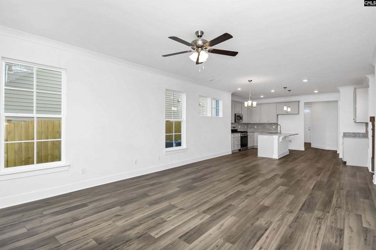 182 Secretariat Street Photo 10