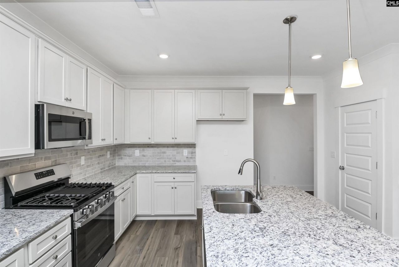 182 Secretariat Street Photo 5