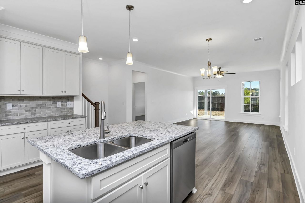 182 Secretariat Street Photo 6