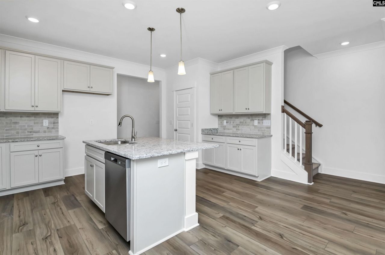 182 Secretariat Street Photo 7