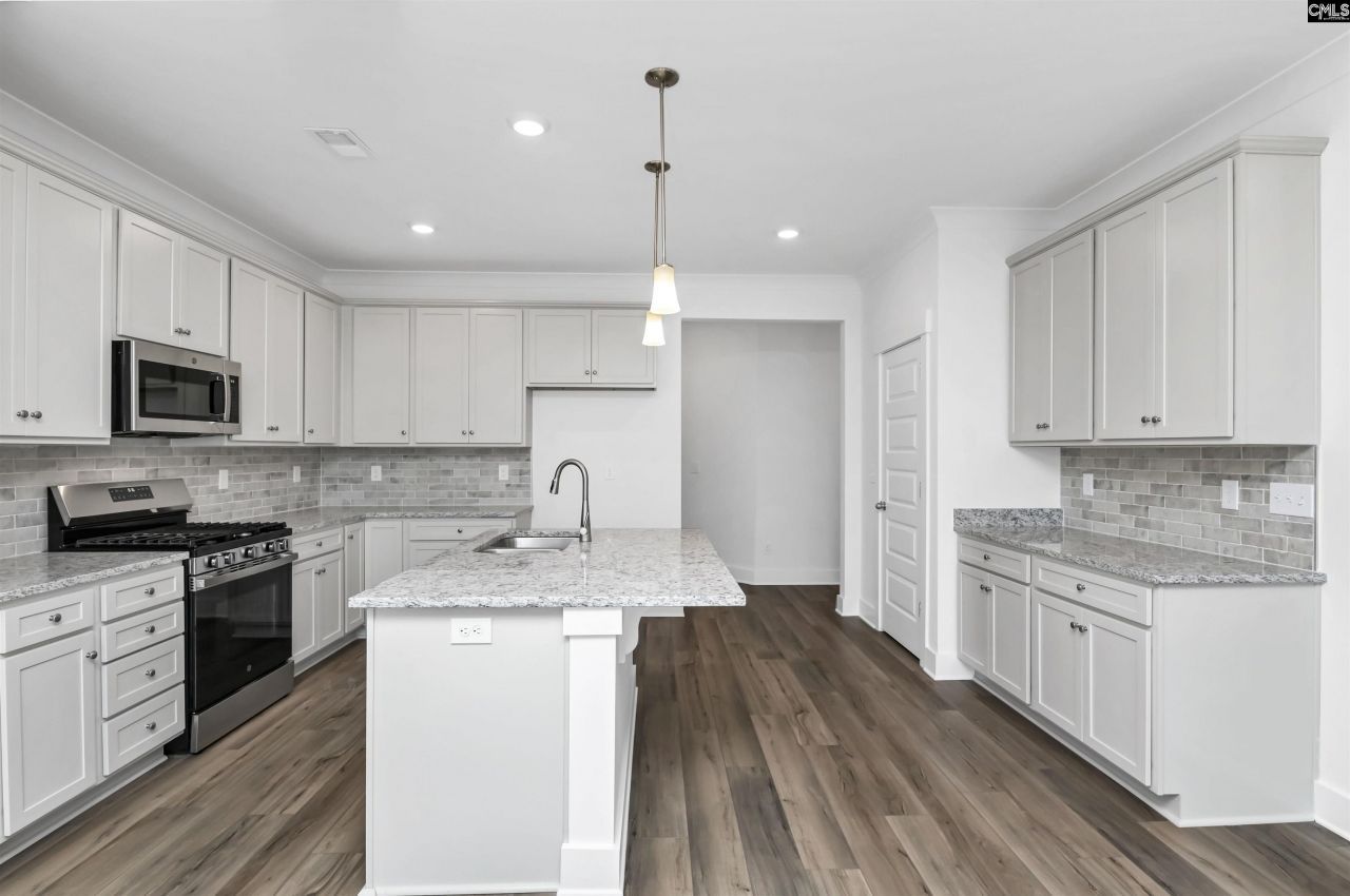 182 Secretariat Street Photo 8