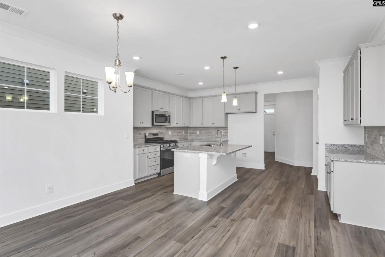 182 Secretariat Street Photo 9