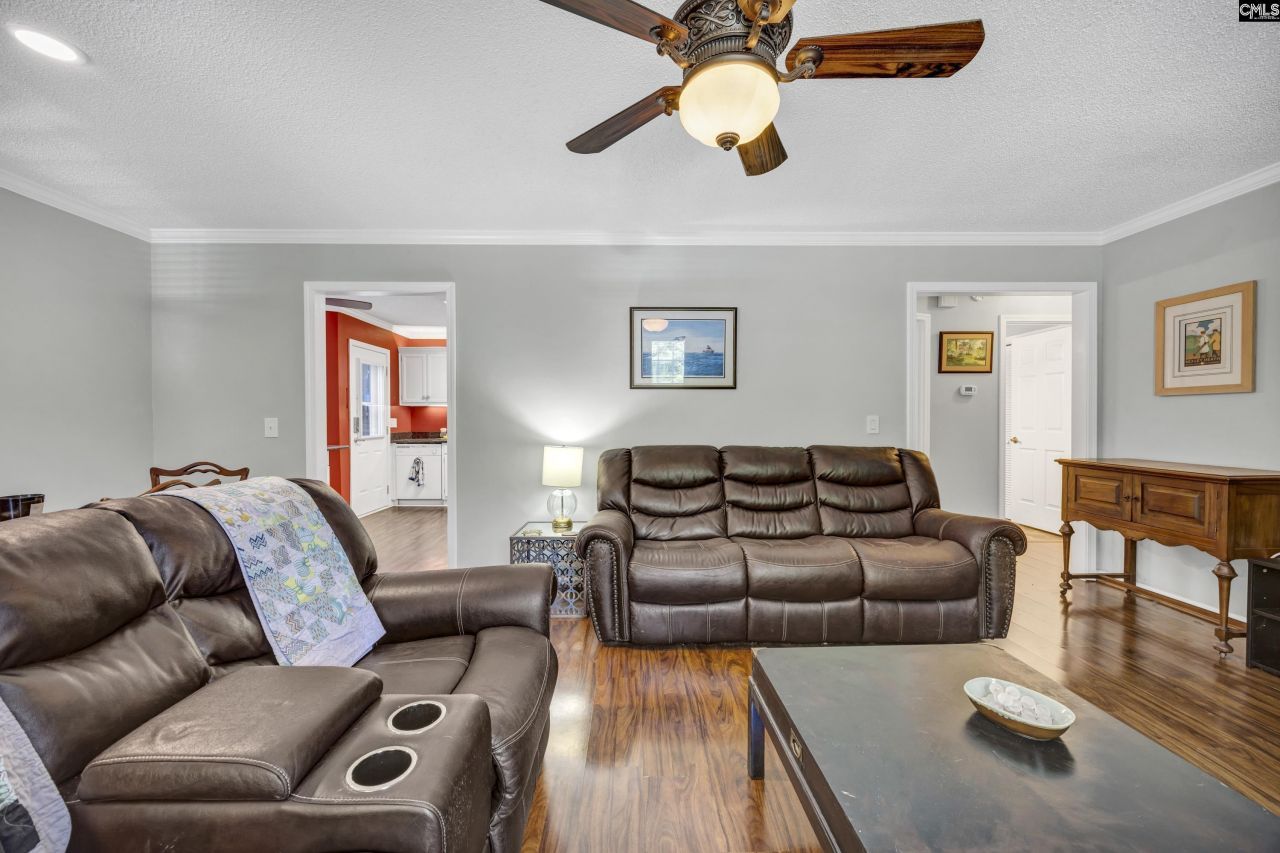 329 Libby Lane Photo 4