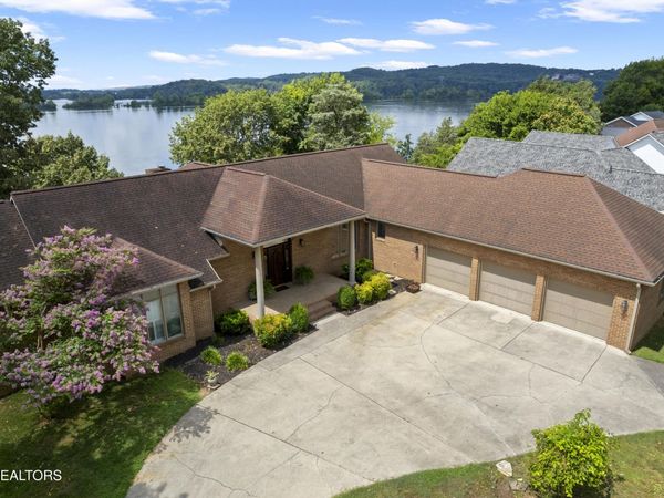 201 High Pointe Village Way, Kingston, TN 37763