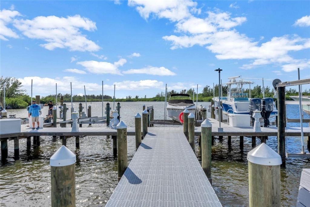 701 Canoe Trail, Vero Beach, FL 32963 Photo