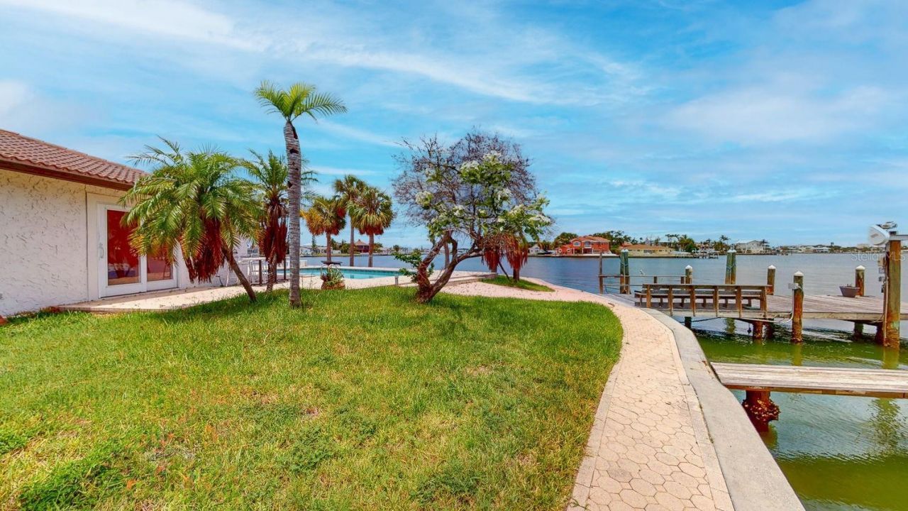 5960 Bahama Way N, Saint Pete Beach, FL 33706 Photo