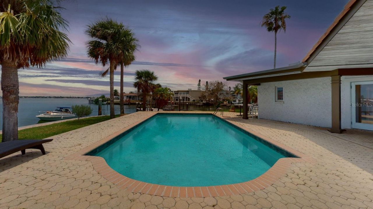 5960 Bahama Way N, Saint Pete Beach, FL 33706 Photo