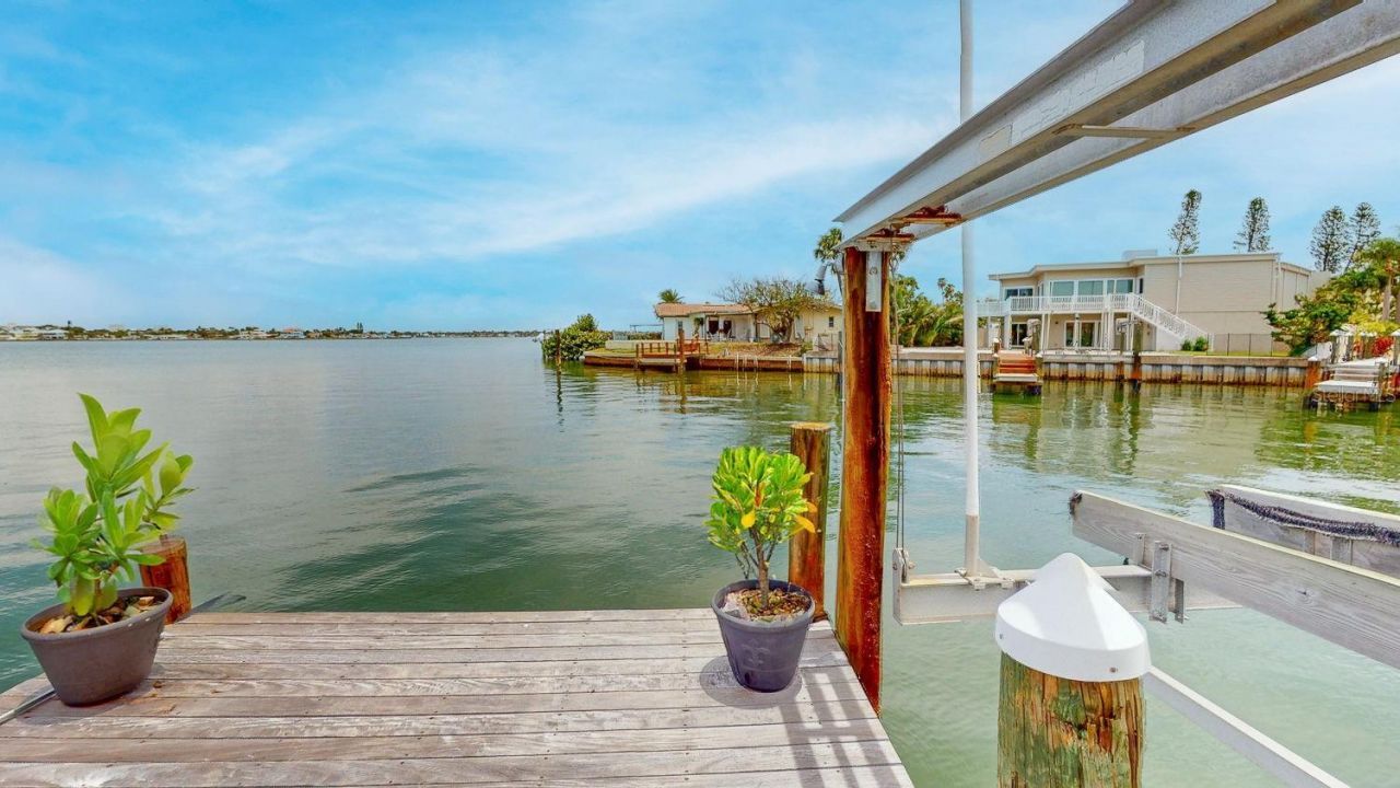 5960 Bahama Way N, Saint Pete Beach, FL 33706 Photo