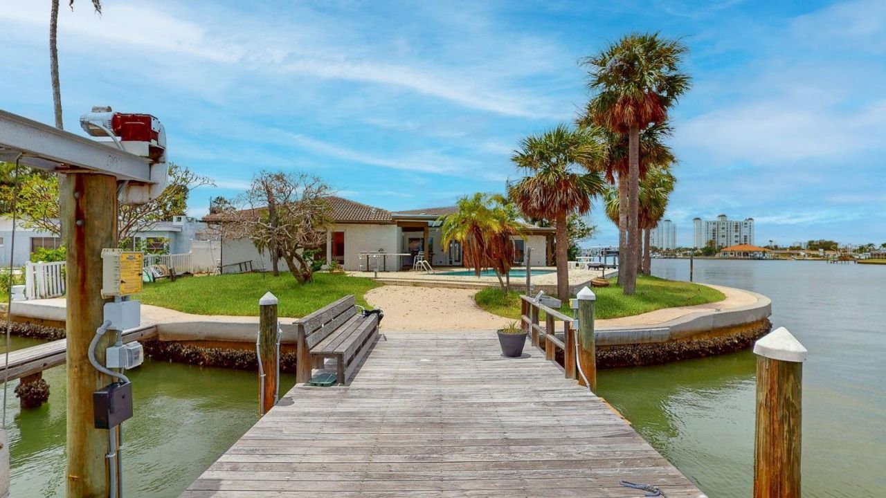 5960 Bahama Way N, Saint Pete Beach, FL 33706 Photo