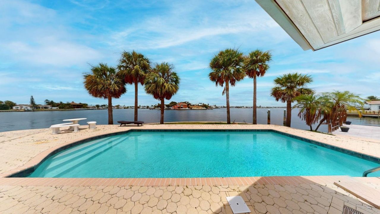 5960 Bahama Way N, Saint Pete Beach, FL 33706 Photo
