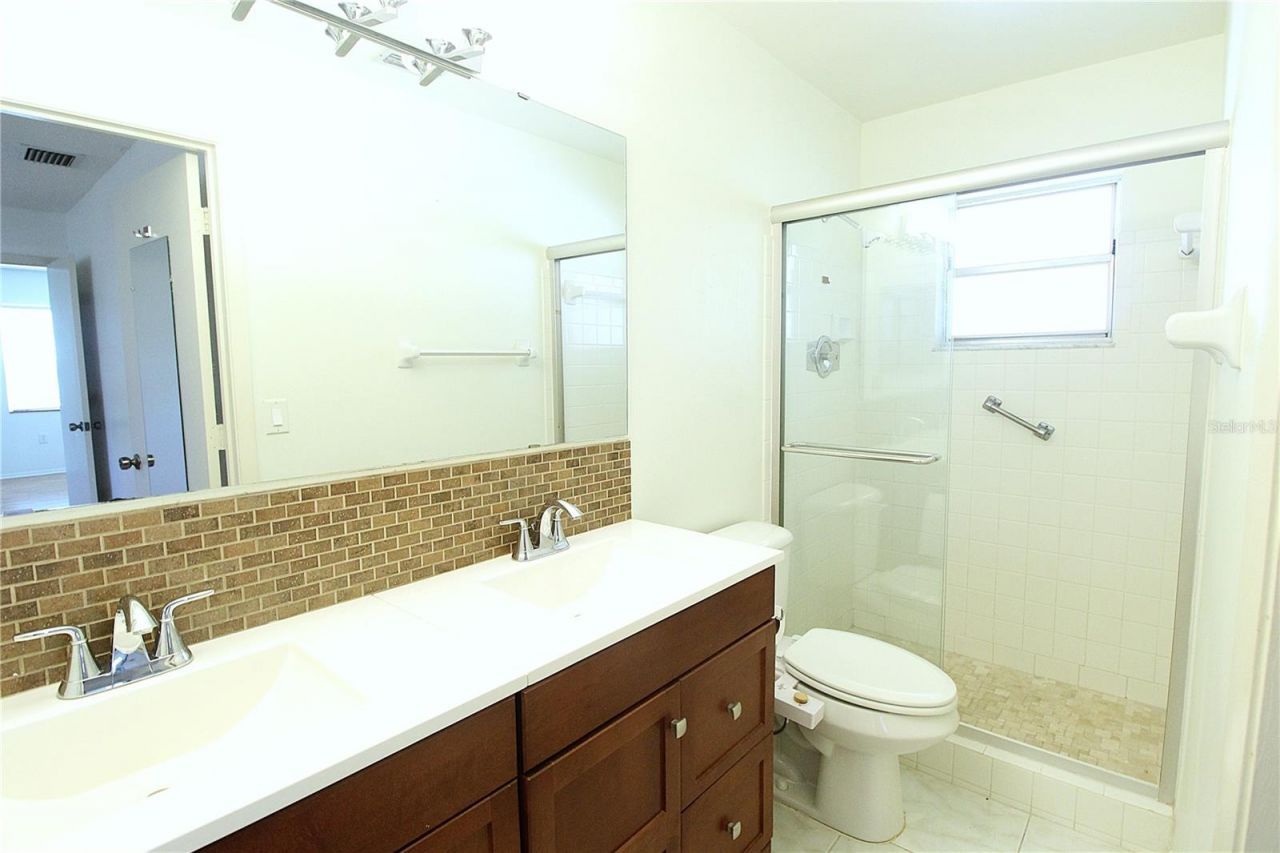 390 301 Boulevard W, Unit 24D, Bradenton, FL 34205 Photo