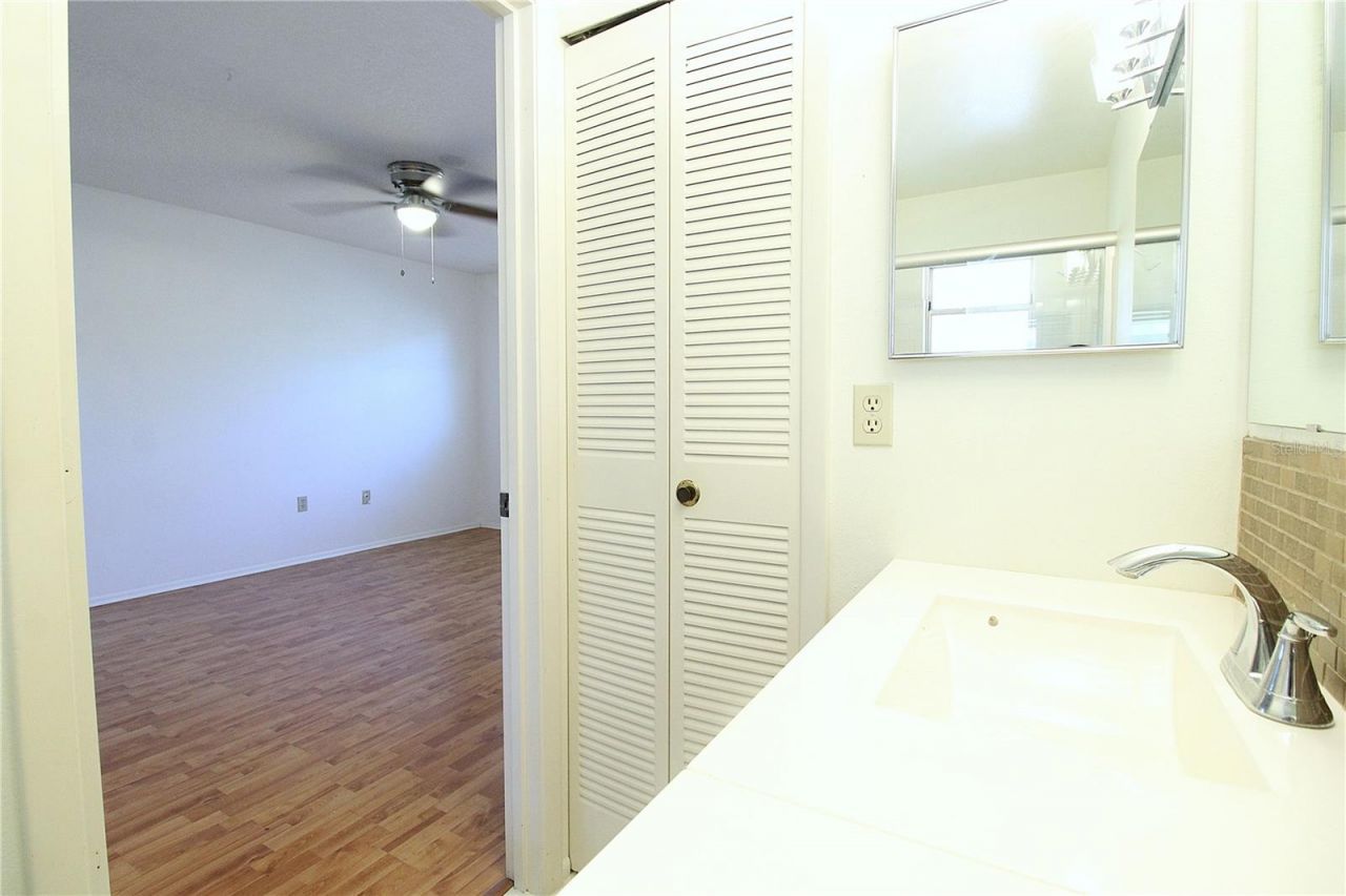 390 301 Boulevard W, Unit 24D, Bradenton, FL 34205 Photo