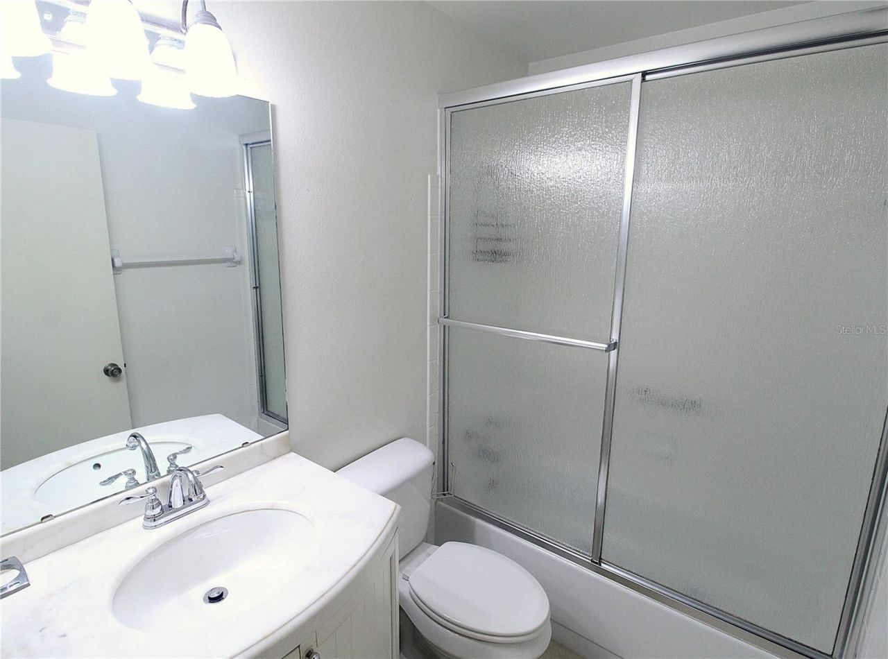 390 301 Boulevard W, Unit 24D, Bradenton, FL 34205 Photo