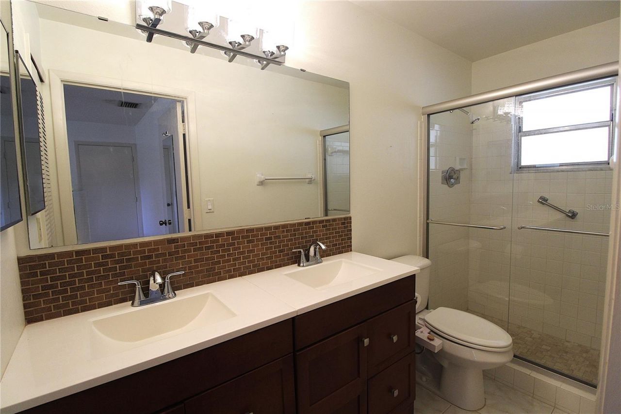 390 301 Boulevard W, Unit 24D, Bradenton, FL 34205 Photo
