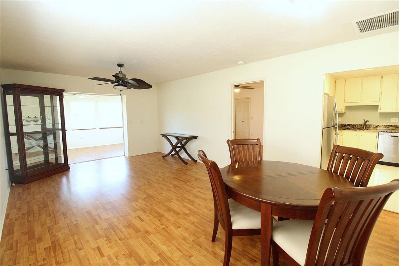 390 301 Boulevard W, Unit 24D, Bradenton, FL 34205 Photo