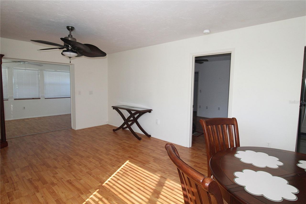 390 301 Boulevard W, Unit 24D, Bradenton, FL 34205 Photo