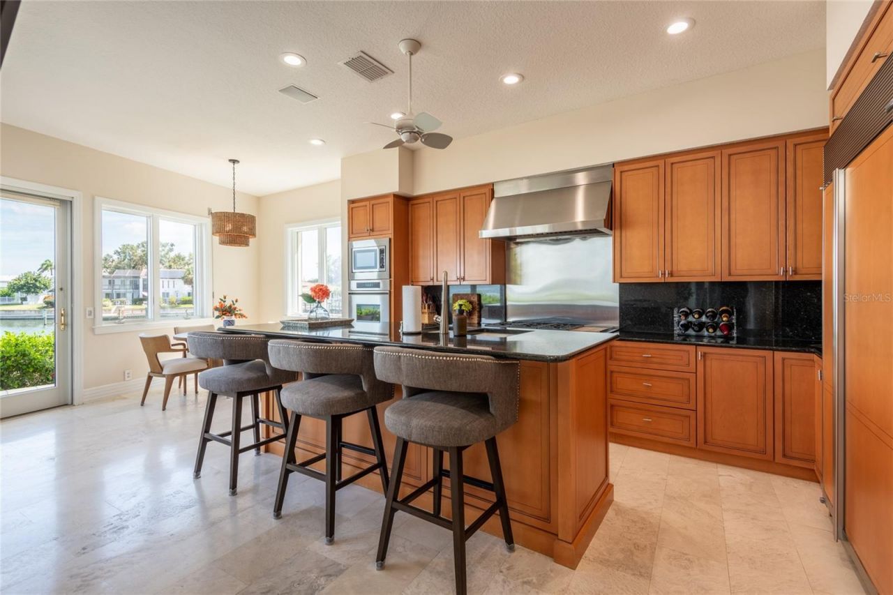 4703 Dolphin Cay Lane S, Saint Petersburg, FL 33711 Photo