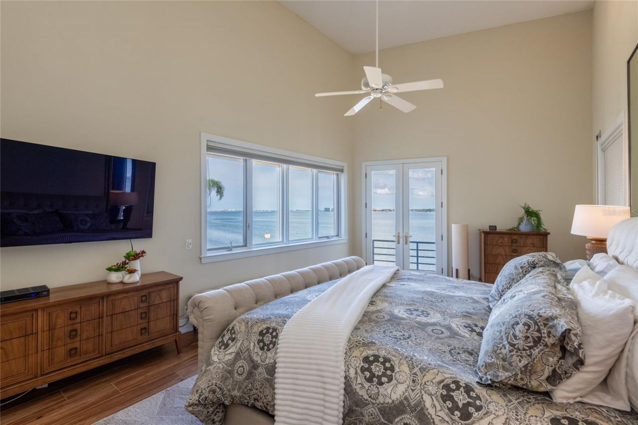 4703 Dolphin Cay Lane S, Saint Petersburg, FL 33711 Photo