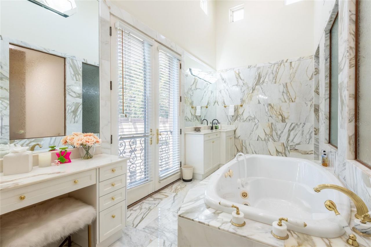 4703 Dolphin Cay Lane S, Saint Petersburg, FL 33711 Photo