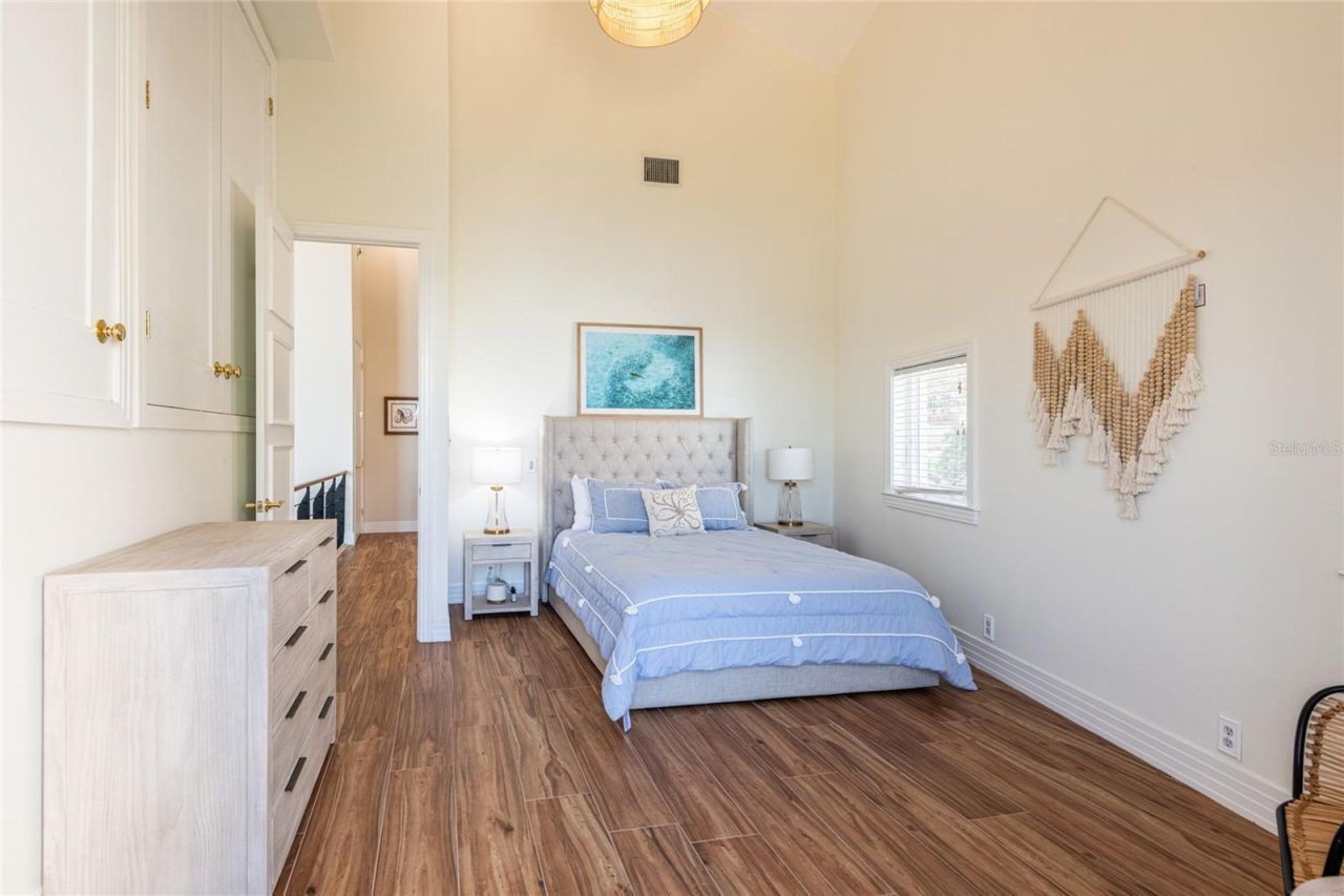 4703 Dolphin Cay Lane S, Saint Petersburg, FL 33711 Photo