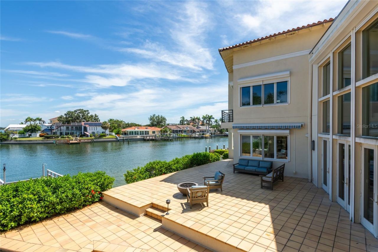 4703 Dolphin Cay Lane S, Saint Petersburg, FL 33711 Photo