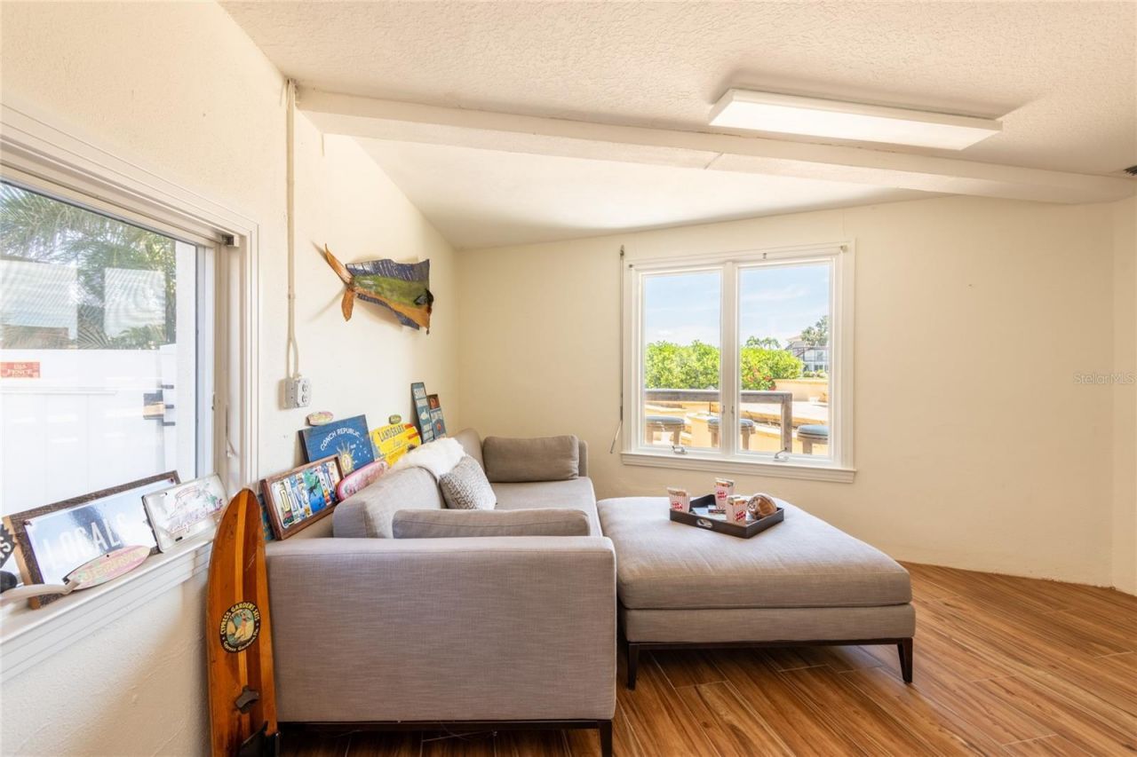 4703 Dolphin Cay Lane S, Saint Petersburg, FL 33711 Photo