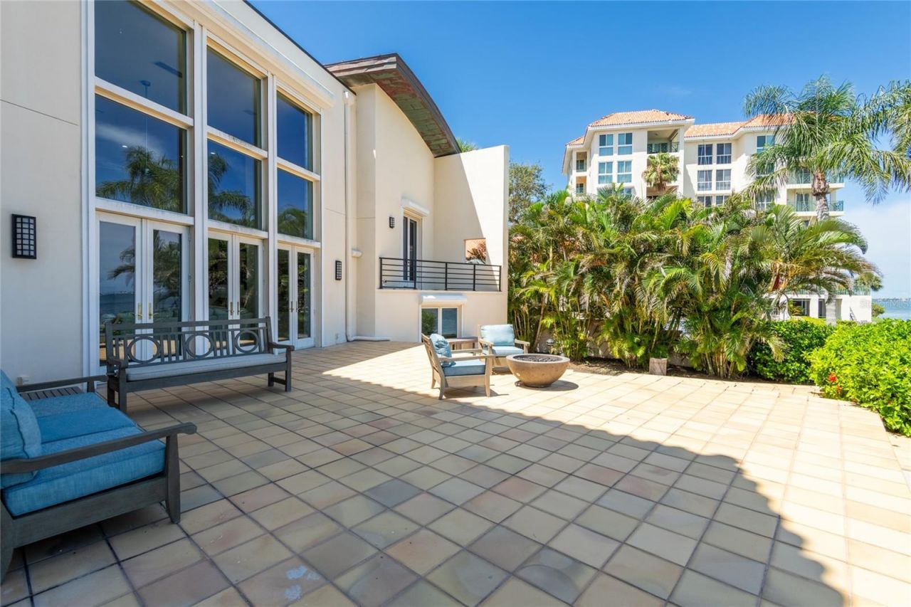 4703 Dolphin Cay Lane S, Saint Petersburg, FL 33711 Photo