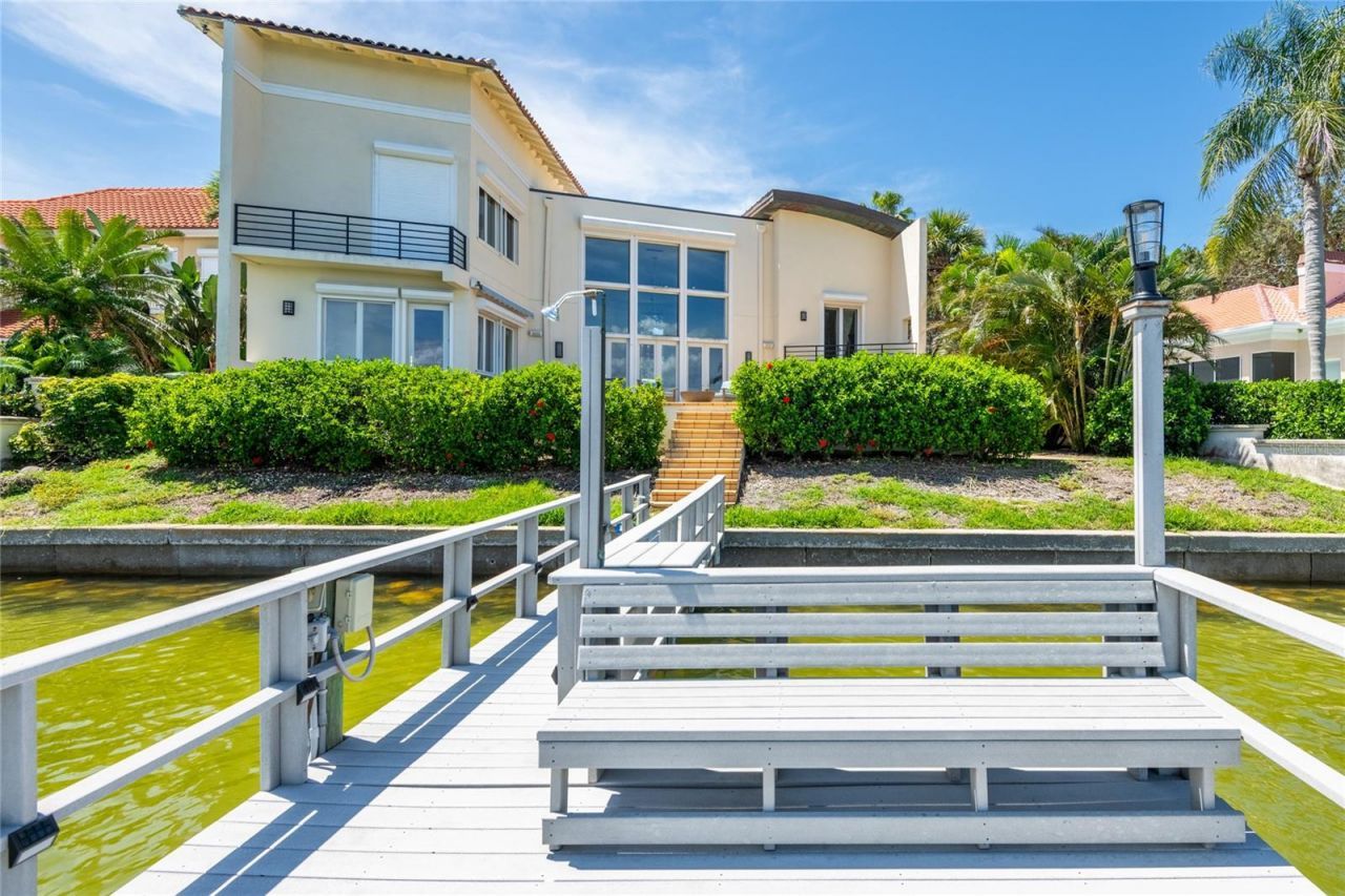 4703 Dolphin Cay Lane S, Saint Petersburg, FL 33711 Photo