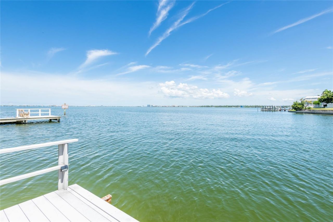 4703 Dolphin Cay Lane S, Saint Petersburg, FL 33711 Photo