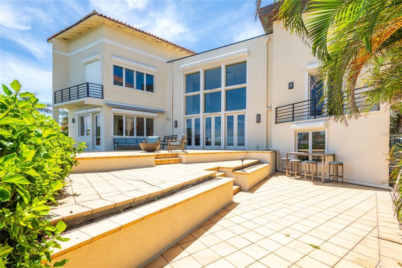 4703 Dolphin Cay Lane S, Saint Petersburg, FL 33711 Photo