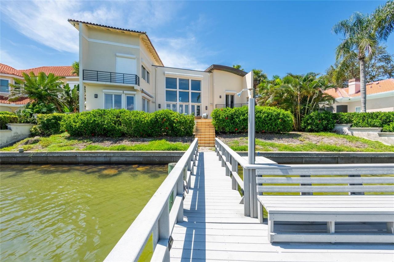 4703 Dolphin Cay Lane S, Saint Petersburg, FL 33711 Photo