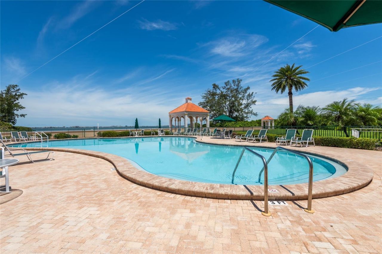 4703 Dolphin Cay Lane S, Saint Petersburg, FL 33711 Photo