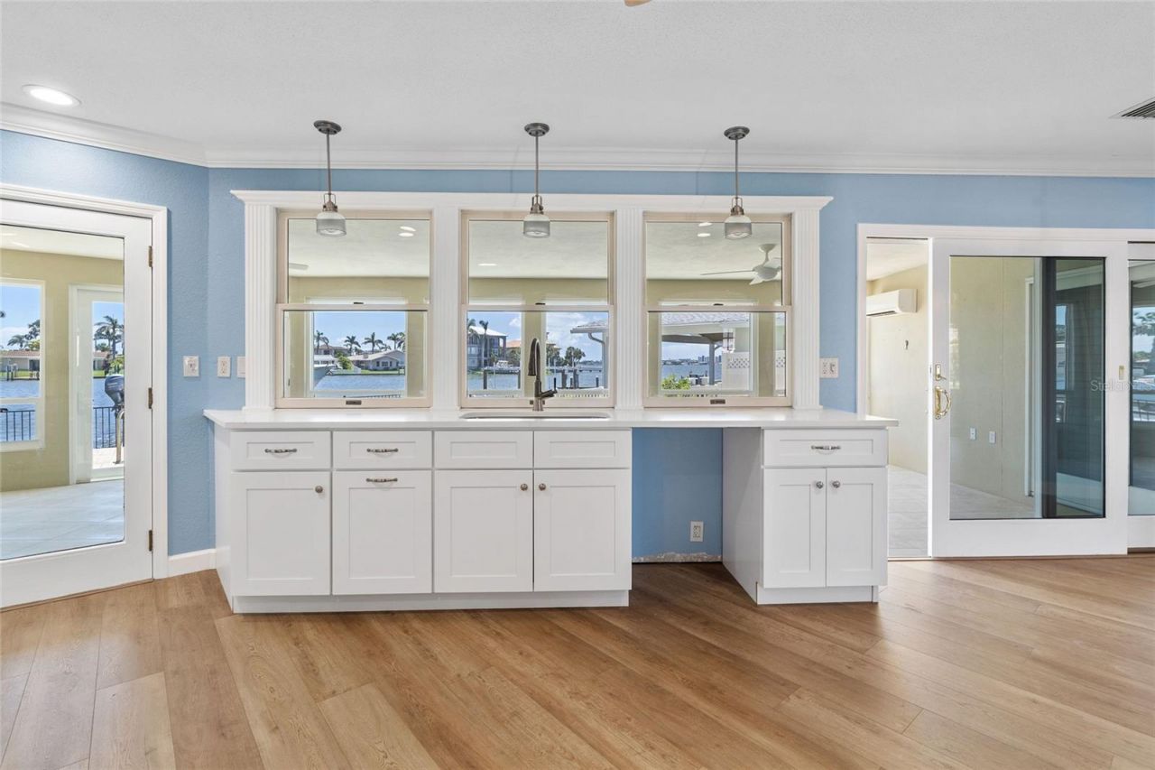 5433 Oakhurst Drive, Seminole, FL 33772 Photo