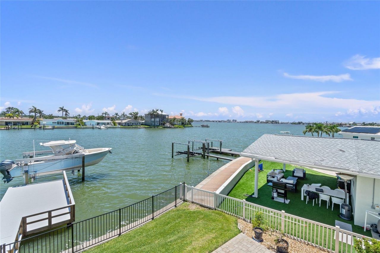 5433 Oakhurst Drive, Seminole, FL 33772 Photo