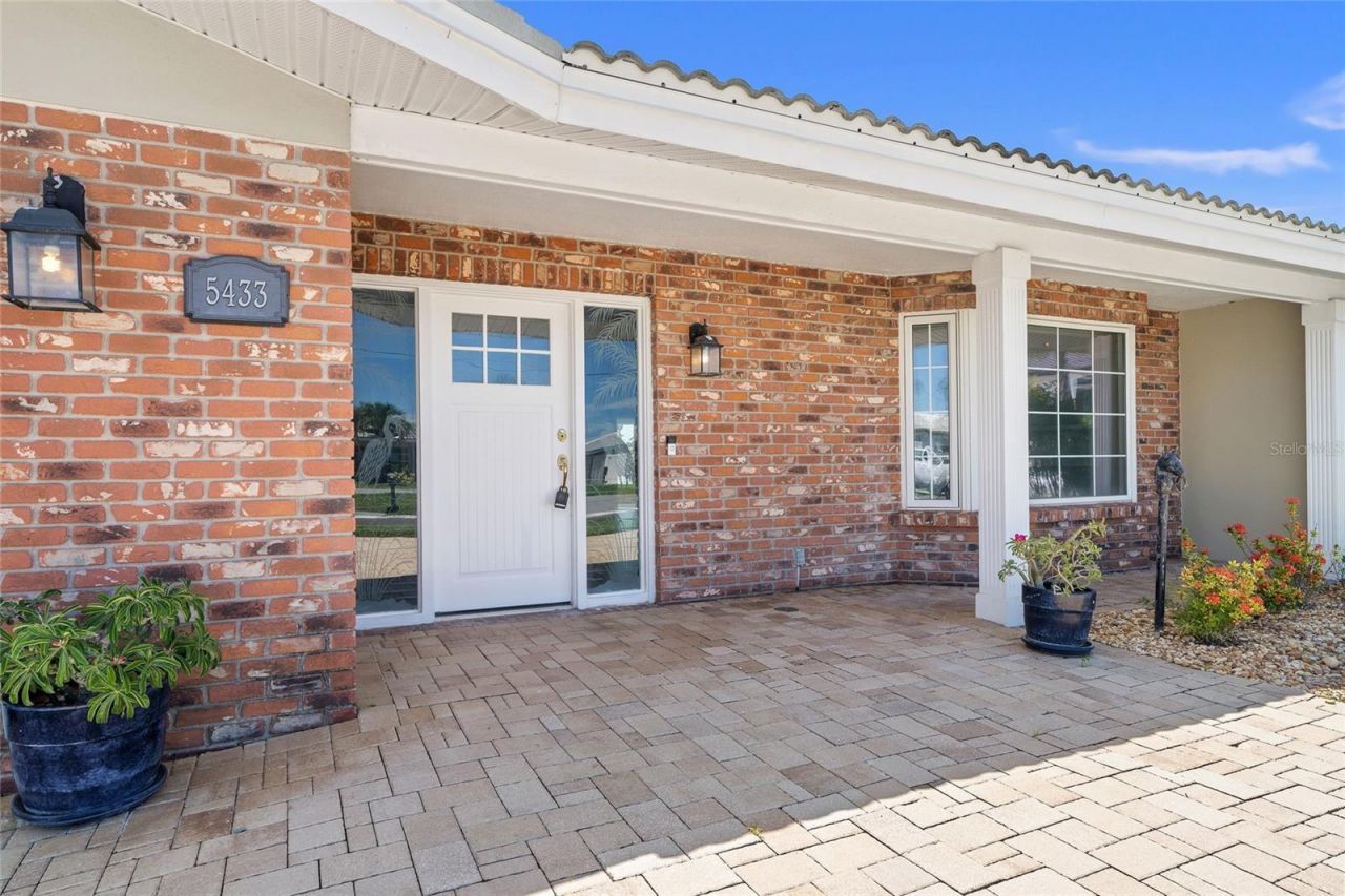 5433 Oakhurst Drive, Seminole, FL 33772 Photo