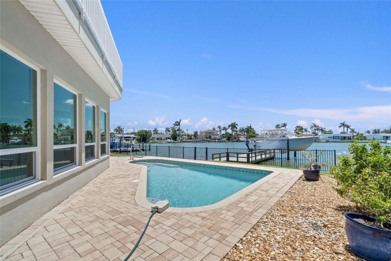 5433 Oakhurst Drive, Seminole, FL 33772 Photo