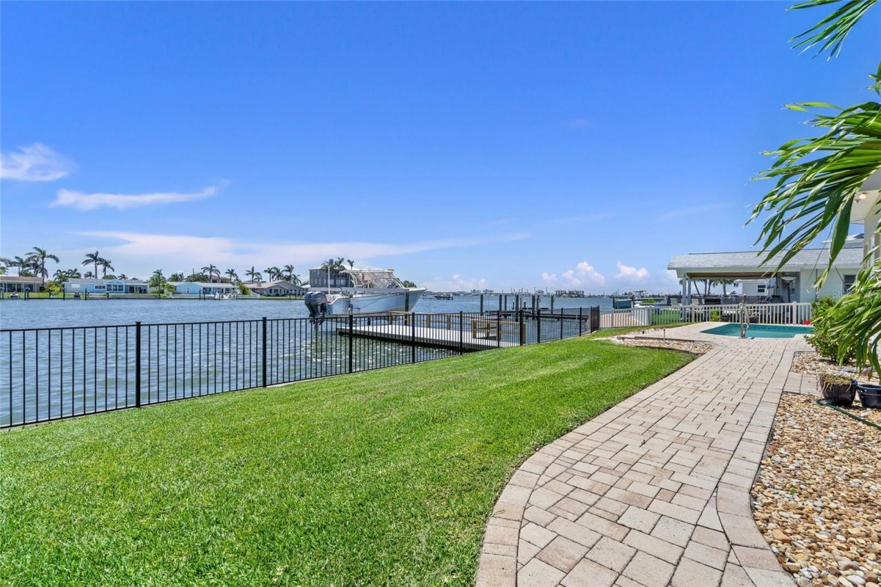 5433 Oakhurst Drive, Seminole, FL 33772 Photo