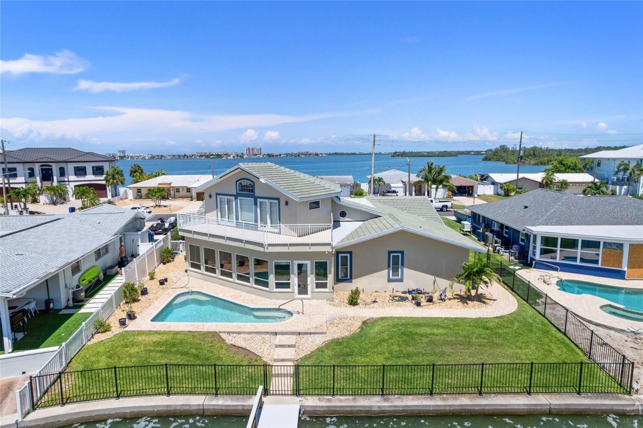 5433 Oakhurst Drive, Seminole, FL 33772 Photo