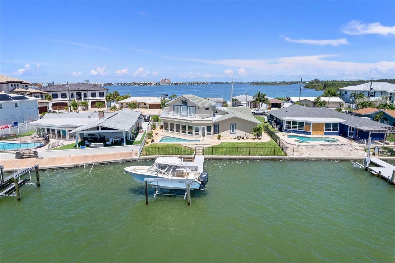 5433 Oakhurst Drive, Seminole, FL 33772 Photo