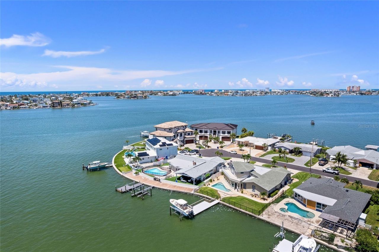 5433 Oakhurst Drive, Seminole, FL 33772 Photo